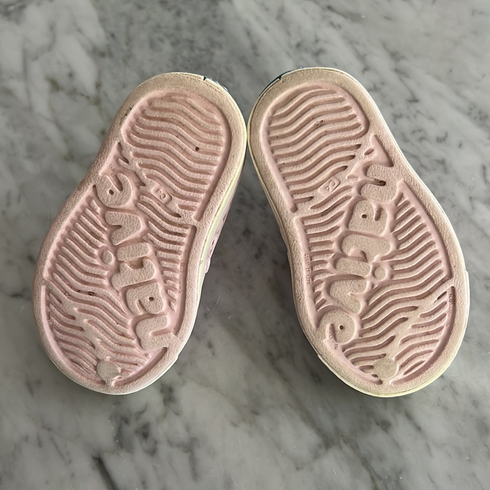 Native shoes - Picture 2 of 3